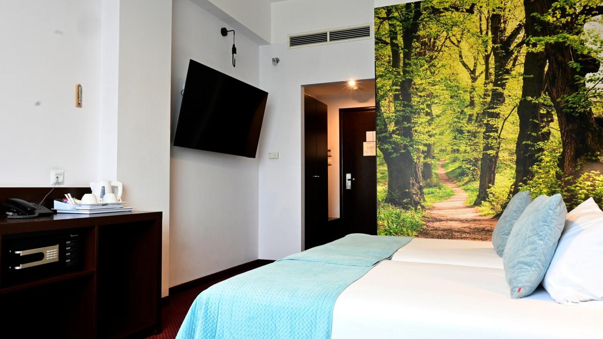 Vestil Hotel Piotrków Trybunalski Екстериор снимка
