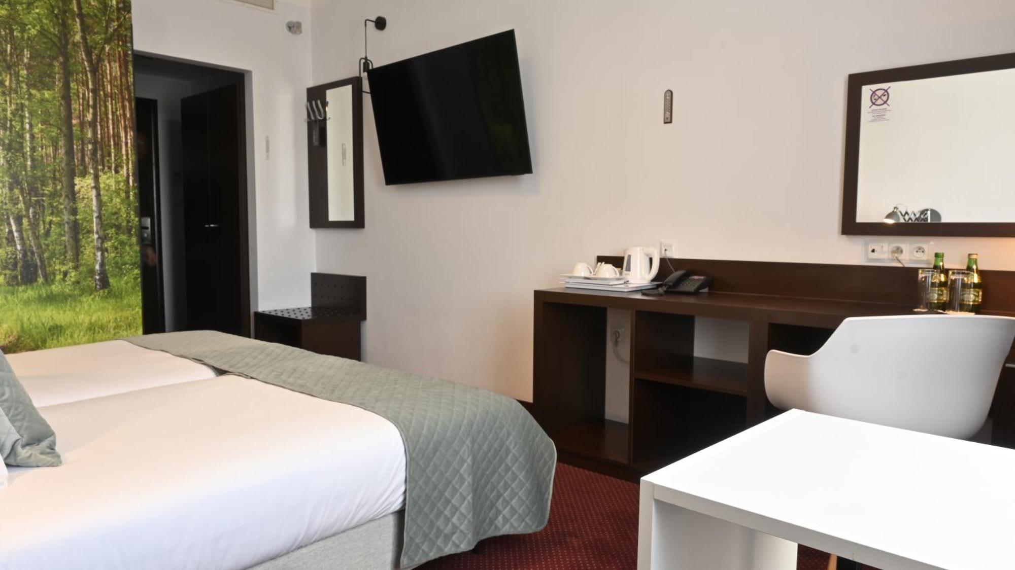 Vestil Hotel Piotrków Trybunalski Екстериор снимка