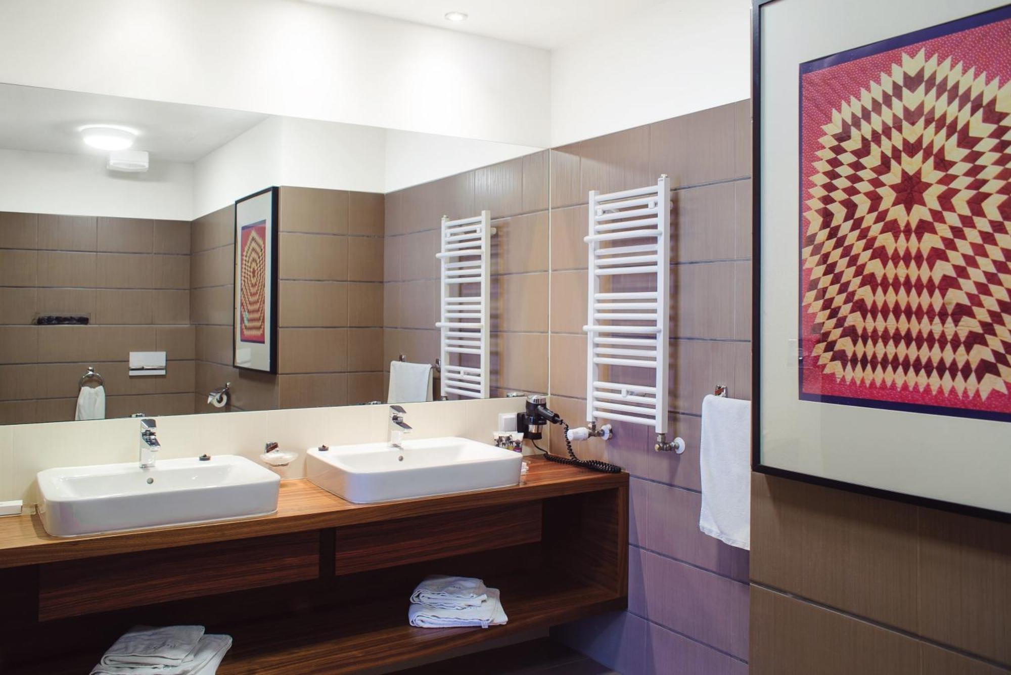 Vestil Hotel Piotrków Trybunalski Екстериор снимка