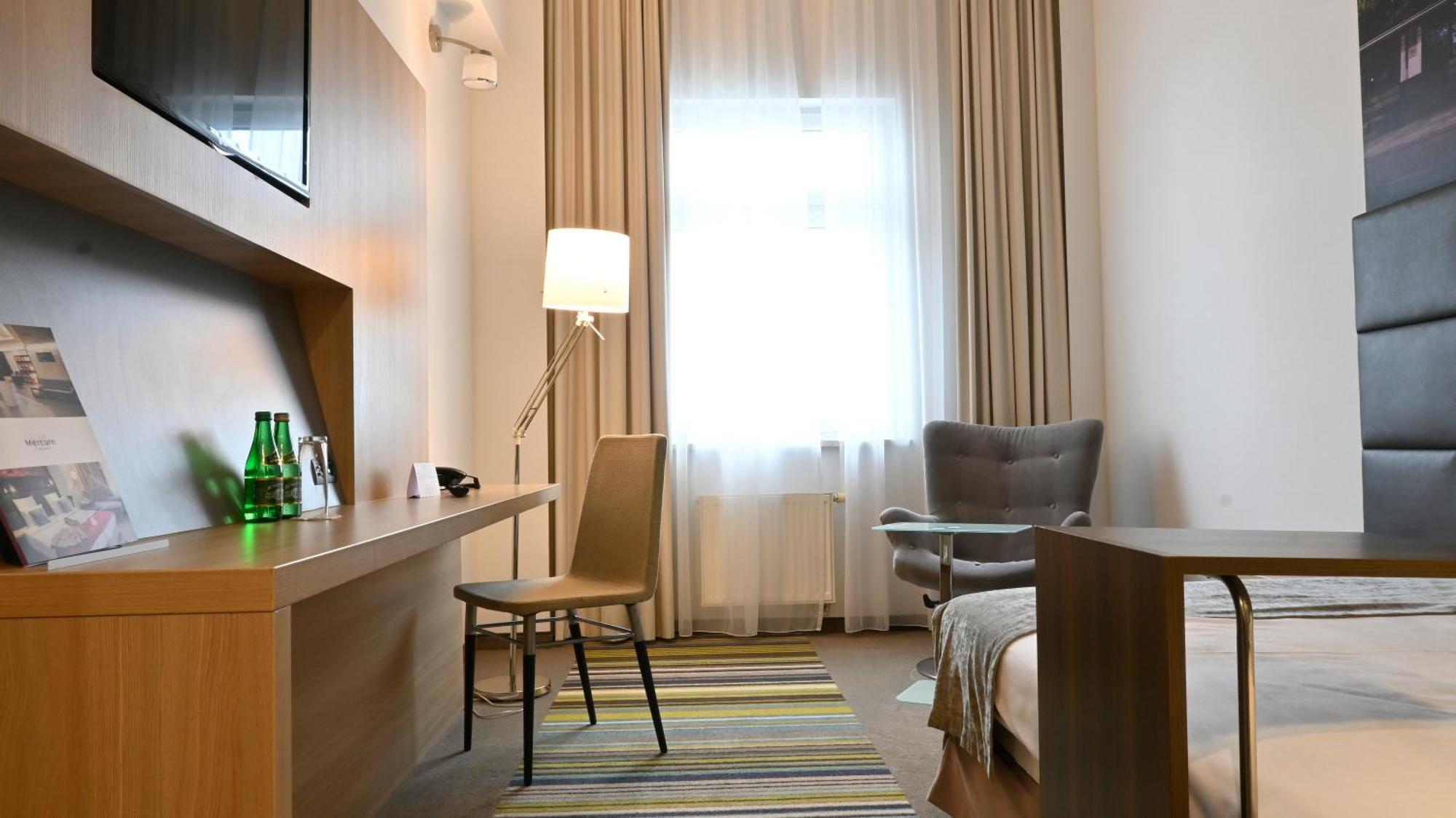 Vestil Hotel Piotrków Trybunalski Екстериор снимка