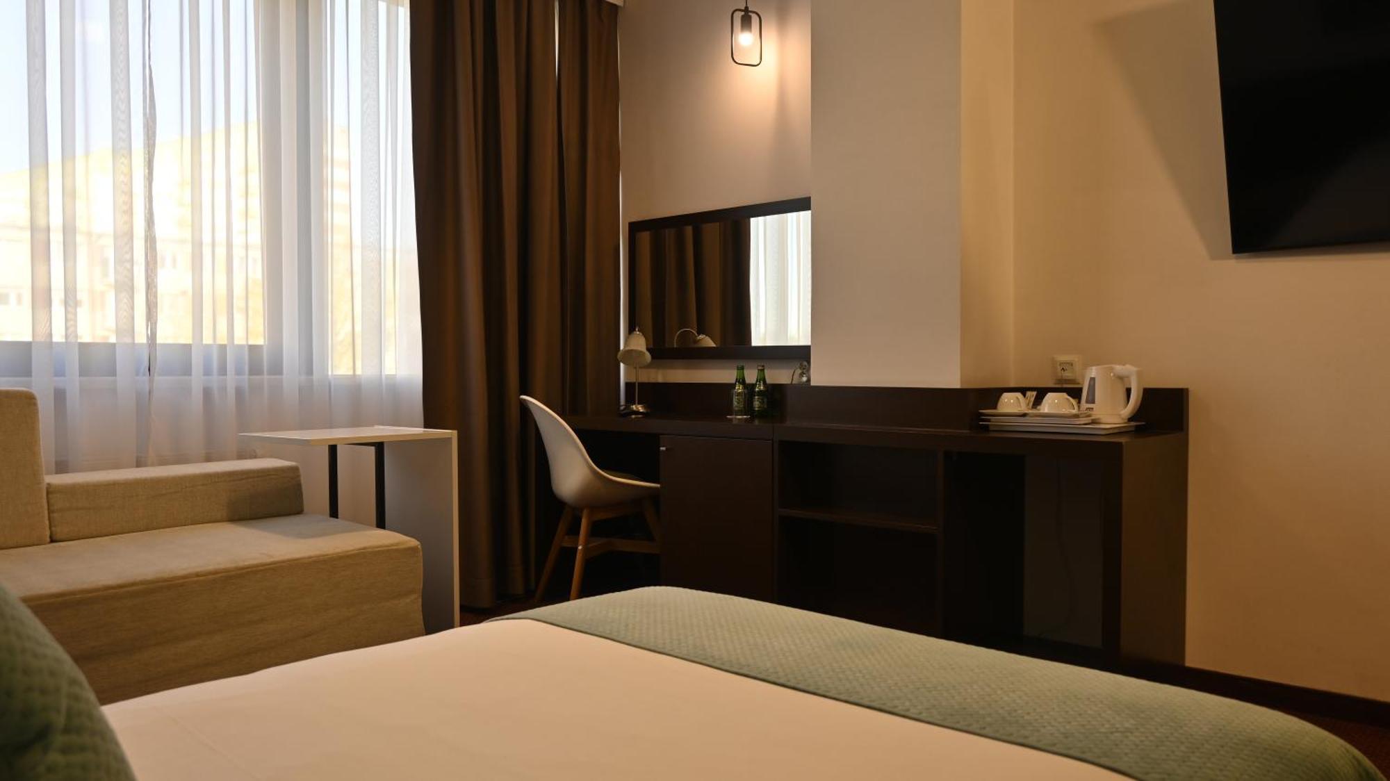 Vestil Hotel Piotrków Trybunalski Екстериор снимка