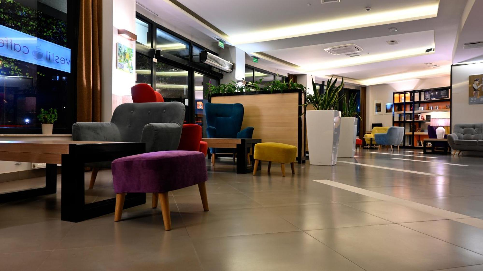 Vestil Hotel Piotrków Trybunalski Екстериор снимка